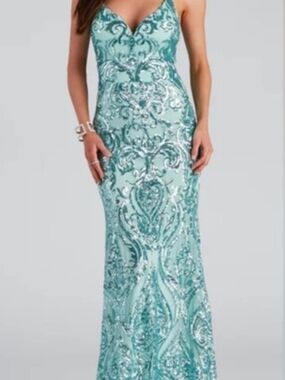 Windsor Size M Elegant Sequin V-Neck Evening Dress in Aqua
